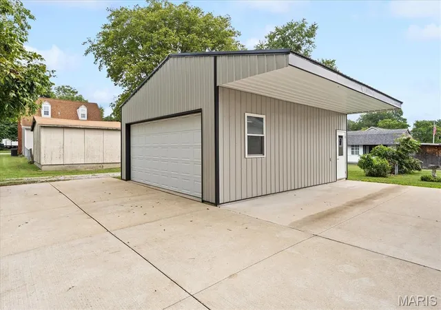 Photo 2 of Single family home for sale at 6 E Birch St, New Baden, IL 62265 | MLS# MIS26058977 | Listing updated on 2026-10-03
