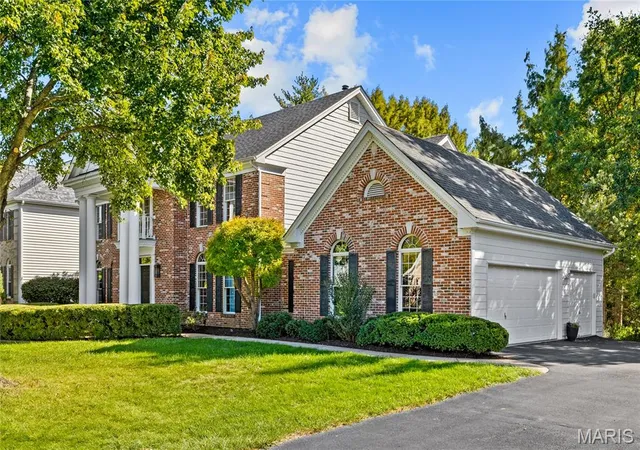 Photo 2 of Single family home for sale at 1748 Stifel Ln Dr, Chesterfield, MO 63017 | MLS# MIS26058988 | Listing updated on 2026-10-10