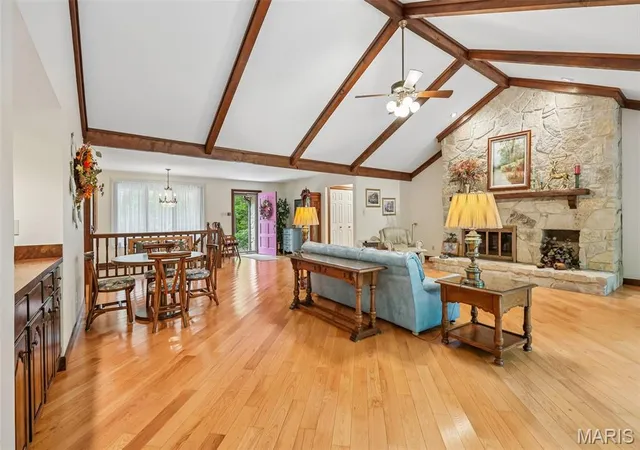 Photo 4 of Sale Pending at 2260 Ridgley Woods Dr, Chesterfield, MO 63005 | MLS# MIS26058990 | Listing updated on 2026-10-01