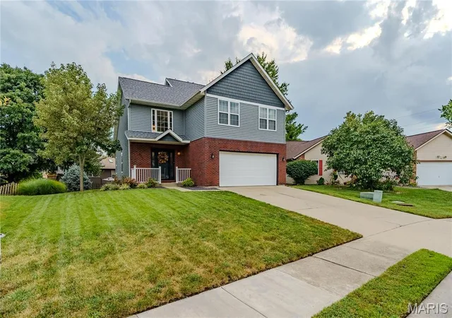 Photo 2 of Single family home for sale at 622 Rain Holw Dr, O Fallon, IL 62269 | MLS# MIS26058997 | Listing updated on 2026-09-30