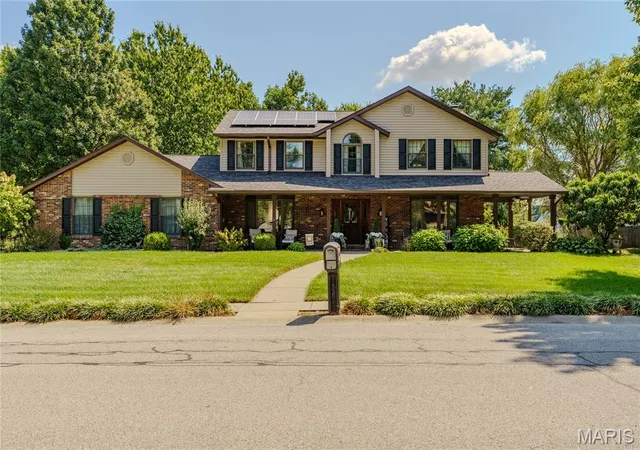 Photo 1 of Single family home for sale at 1026 Shadow Ridge Xing, O Fallon, IL 62269 | MLS# MIS26058999 | Listing updated on 2026-09-21
