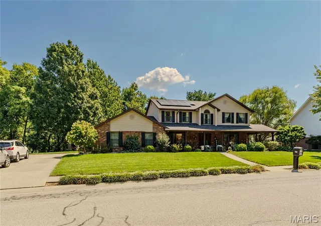 Photo 3 of Single family home for sale at 1026 Shadow Ridge Xing, O Fallon, IL 62269 | MLS# MIS26058999 | Listing updated on 2026-09-21