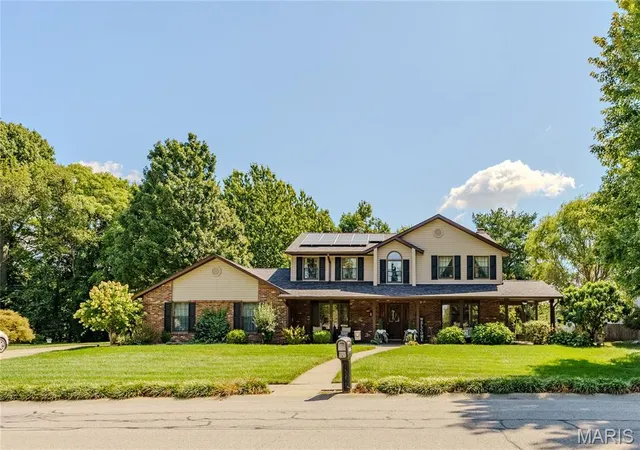 Photo 4 of Single family home for sale at 1026 Shadow Ridge Xing, O Fallon, IL 62269 | MLS# MIS26058999 | Listing updated on 2026-09-21