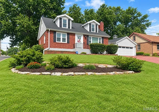 Photo 2 of Single family home for sale at 415 Castello, Florissant, MO 63031 | MLS# MIS26059002 | Listing updated on 2026-10-05