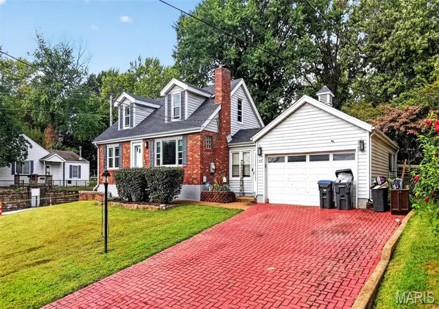 Photo 3 of Single family home for sale at 415 Castello, Florissant, MO 63031 | MLS# MIS26059002 | Listing updated on 2026-10-05