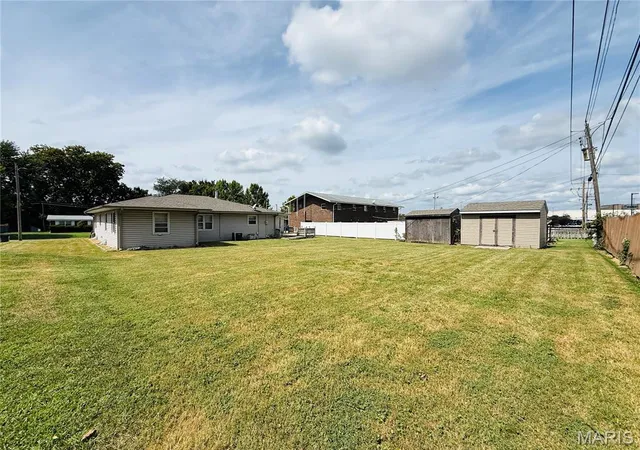 Photo 11 of Single family home for sale at 6 Orlando Pl, Fairview Heights, IL 62208 | MLS# MIS26059005 | Listing updated on 2026-09-14