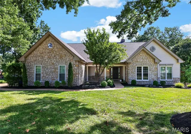 Photo 4 of Single family home for sale at 17711 Birch Leaf Ct, Wildwood, MO 63005 | MLS# MIS26059017 | Listing updated on 2026-10-06