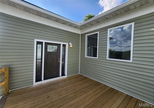 Photo 2 of Single family home for sale at 1716 Grace St, Hannibal, MO 63401 | MLS# MIS26059029 | Listing updated on 2026-09-29