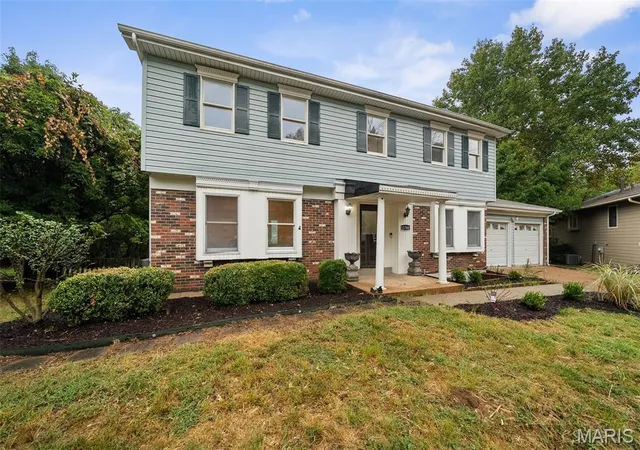 Photo 2 of Single family home for sale at 12768 Highstone Dr, Saint Louis, MO 63146 | MLS# MIS26059033 | Listing updated on 2026-09-21
