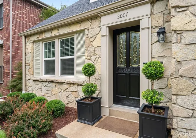 Photo 2 of Single family home for sale at 2007 Parkridge Ave, Saint Louis, MO 63144 | MLS# MIS26059036 | Listing updated on 2026-09-18
