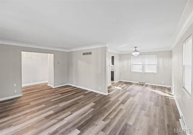 Photo 4 of Single family home for sale at 16 Londonderry Dr, Fairview Heights, IL 62208 | MLS# MIS26059070 | Listing updated on 2026-10-09