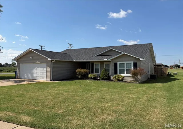 Photo 1 of Single family home for sale at 1102 Sequoyah Ave, New Madrid, MO 63869 | MLS# MIS26059074 | Listing updated on 2026-09-21