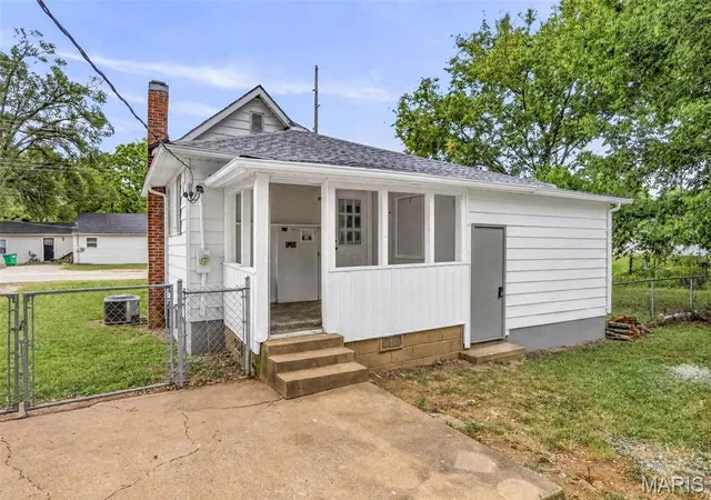 Photo 3 of Single family home for sale at 1001 East St, Leadwood, MO 63653 | MLS# MIS26059077 | Listing updated on 2026-09-27