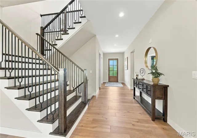 Photo 2 of Mansion for sale at 9609 Ashmont Dr, Saint Louis, MO 63132 | MLS# MIS26059078 | Listing updated on 2026-10-07