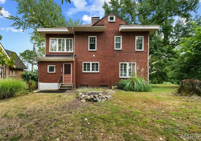 Photo 2 of Single family home for sale at 9914 Parkway Dr, Saint Louis, MO 63137 | MLS# MIS26059079 | Listing updated on 2026-09-18
