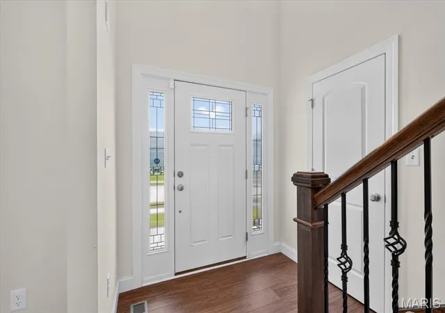 Photo 3 of Mansion for sale at 823 Silver Buck Ln, Chesterfield, MO 63005 | MLS# MIS26059085 | Listing updated on 2026-09-28