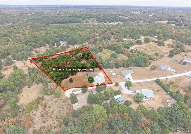 Photo 2 of Single family home for sale at 13587 Grouse Ln, Lebanon, MO 65536 | MLS# MIS26059086 | Listing updated on 2026-09-12