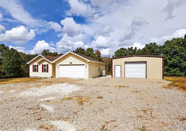 Photo 3 of Single family home for sale at 13587 Grouse Ln, Lebanon, MO 65536 | MLS# MIS26059086 | Listing updated on 2026-09-12