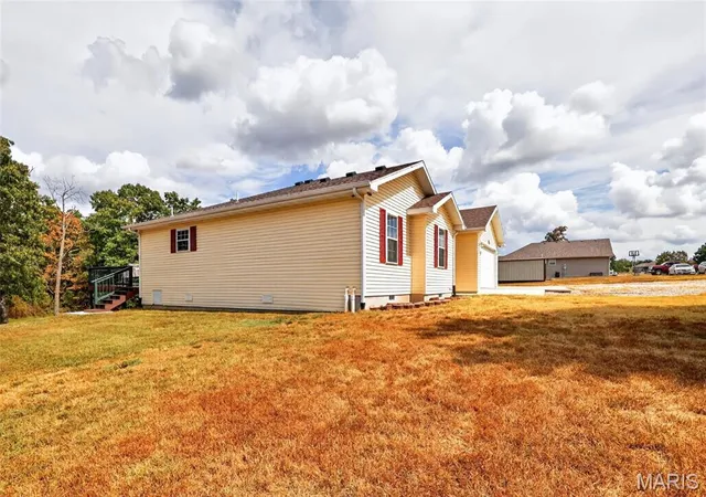 Photo 4 of Single family home for sale at 13587 Grouse Ln, Lebanon, MO 65536 | MLS# MIS26059086 | Listing updated on 2026-09-12
