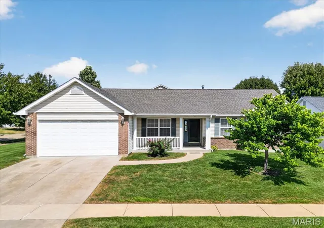 Photo 1 of Single family home for sale at 11 Swift Crk Ct, Saint Peters, MO 63376 | MLS# MIS26059094 | Listing updated on 2026-09-30