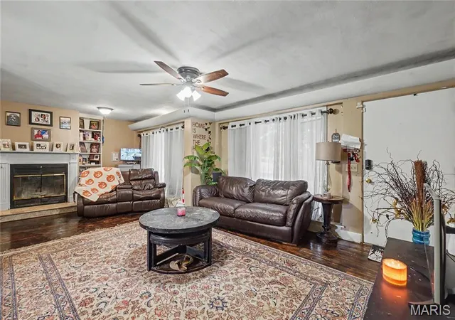 Photo 4 of Single family home for sale at 101 Sunset Dr, Hazelwood, MO 63042 | MLS# MIS26059095 | Listing updated on 2026-09-13