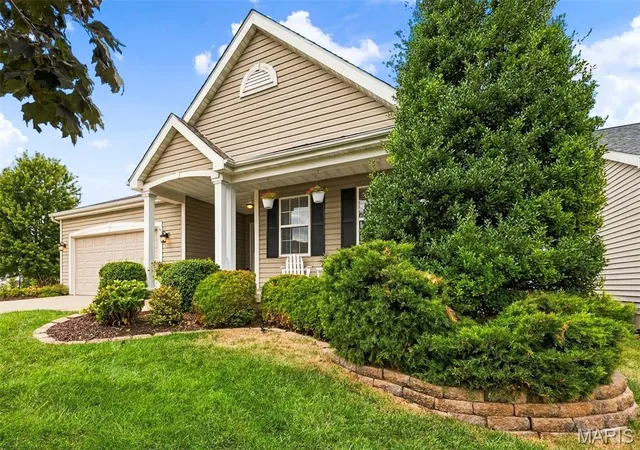 Photo 3 of Single family home for sale at 11 Lambeth Ln, O Fallon, MO 63368 | MLS# MIS26059099 | Listing updated on 2026-09-28