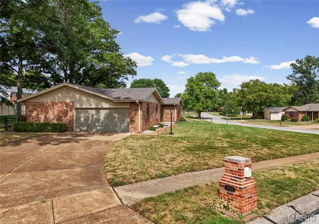 Photo 4 of Single family home for sale at 7055 Honey Ln, Saint Louis, MO 63129 | MLS# MIS26059106 | Listing updated on 2026-09-13