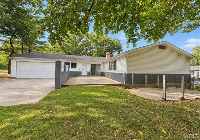 Photo 2 of Single family home for sale at 12674 Partridge Run Dr, Florissant, MO 63033 | MLS# MIS26059116 | Listing updated on 2026-10-06