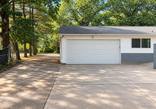 Photo 3 of Single family home for sale at 12674 Partridge Run Dr, Florissant, MO 63033 | MLS# MIS26059116 | Listing updated on 2026-10-06