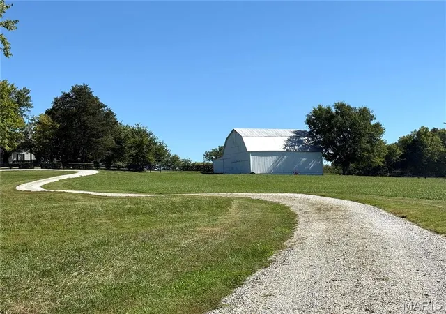 Photo 3 of Sale Pending at 1908 Hwy T, Labadie, MO 63055 | MLS# MIS26059121 | Listing updated on 2026-10-04