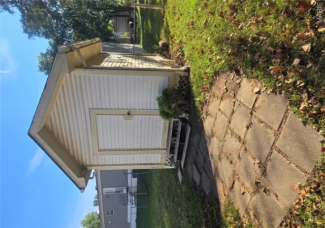 Photo 2 of Manufactured home for sale at 6001 Cedar Glen Dr, Cedar Hill, MO 63016 | MLS# MIS26059128 | Listing updated on 2026-09-18