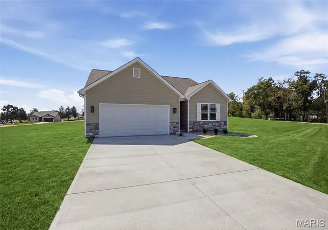 Photo 3 of Single family home for sale at 18854 Alyson Dr, Warrenton, MO 63383 | MLS# MIS26059131 | Listing updated on 2026-09-13