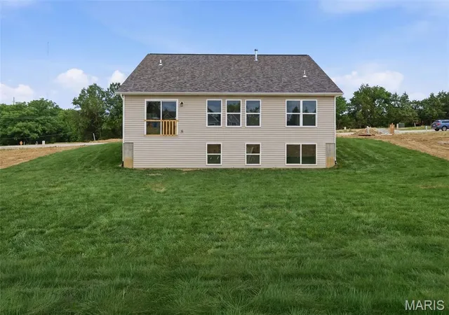 Photo 4 of Single family home for sale at 18854 Alyson Dr, Warrenton, MO 63383 | MLS# MIS26059131 | Listing updated on 2026-09-13
