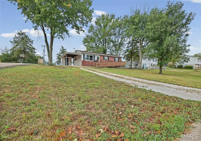 Photo 3 of Single family home for sale at 1002 Terrace Dr, Festus, MO 63028 | MLS# MIS26059132 | Listing updated on 2026-09-23