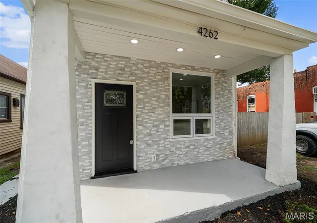 Photo 2 of Single family home for sale at 4262 Miami St, Saint Louis, MO 63116 | MLS# MIS26059142 | Listing updated on 2026-09-21
