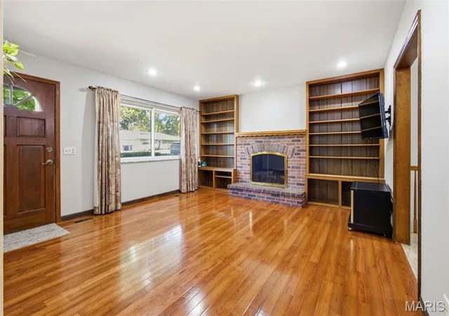 Photo 2 of Single family home for sale at 10606 Scotland Dr, Saint Louis, MO 63114 | MLS# MIS26059144 | Listing updated on 2026-09-22