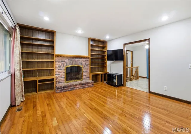 Photo 3 of Single family home for sale at 10606 Scotland Dr, Saint Louis, MO 63114 | MLS# MIS26059144 | Listing updated on 2026-09-22