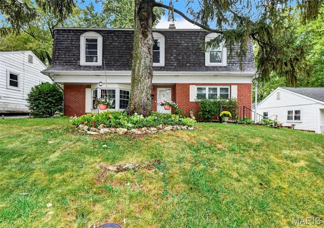 Photo 2 of Single family home for sale at 960 Washington St, Florissant, MO 63031 | MLS# MIS26059146 | Listing updated on 2026-09-23