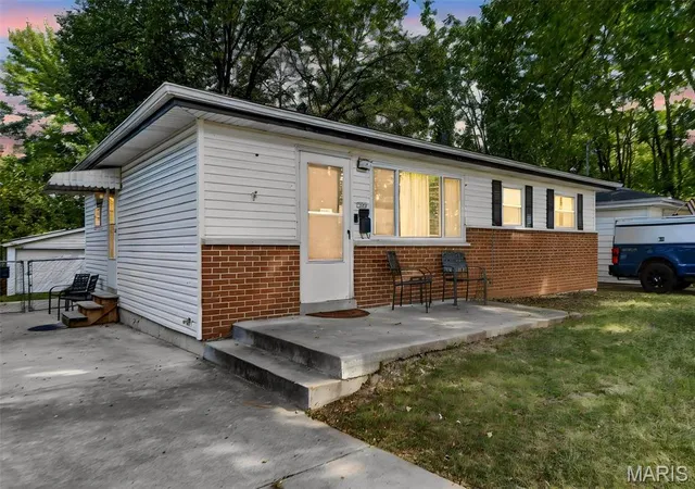 Photo 3 of Single family home for sale at 7734 Elton St, Saint Louis, MO 63123 | MLS# MIS26059151 | Listing updated on 2026-09-28