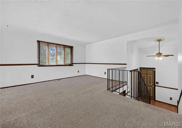 Photo 3 of Single family home for sale at 31 Buckingham Dr, Washington, MO 63090 | MLS# MIS26059162 | Listing updated on 2026-09-30