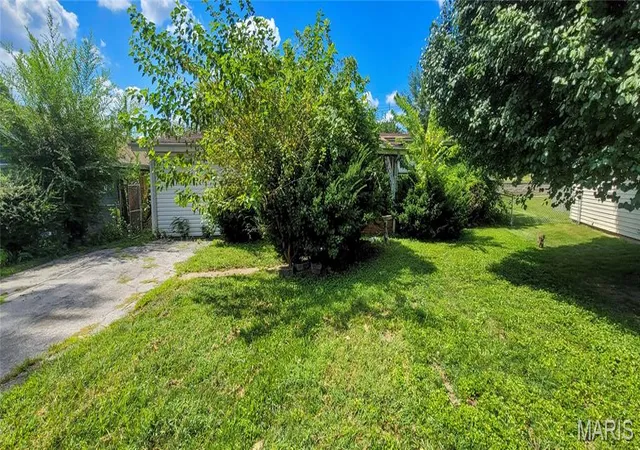 Photo 2 of Single family home for sale at 6803 Woodhurst Dr, Saint Louis, MO 63134 | MLS# MIS26059169 | Listing updated on 2026-10-01