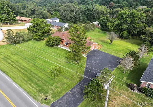 Photo 4 of Single family home for sale at 2023 Hwy B, Perryville, MO 63775 | MLS# MIS26059184 | Listing updated on 2026-09-14
