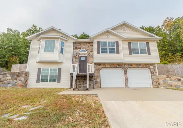 Photo 1 of Single family home for sale at 20941 Hideaway Ln, Saint Robert, MO 65584 | MLS# MIS26059186 | Listing updated on 2026-09-22