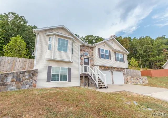 Photo 3 of Single family home for sale at 20941 Hideaway Ln, Saint Robert, MO 65584 | MLS# MIS26059186 | Listing updated on 2026-09-22