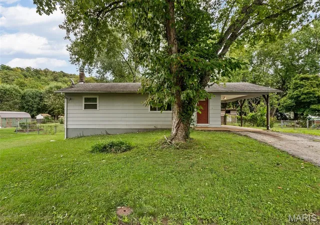 Photo 2 of Single family home for sale at 5445 Carter Dr, House Springs, MO 63051 | MLS# MIS26059187 | Listing updated on 2026-09-30