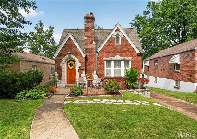 Photo 1 of Single family home for sale at 7537 Hiawatha Ave, Saint Louis, MO 63117 | MLS# MIS26059188 | Listing updated on 2026-09-18