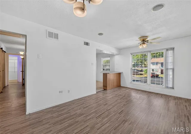 Listing Photo 4 - Condo for sale in building located at 8724 Santa Bella Dr, Hazelwood, MO 63042 - Unit #H