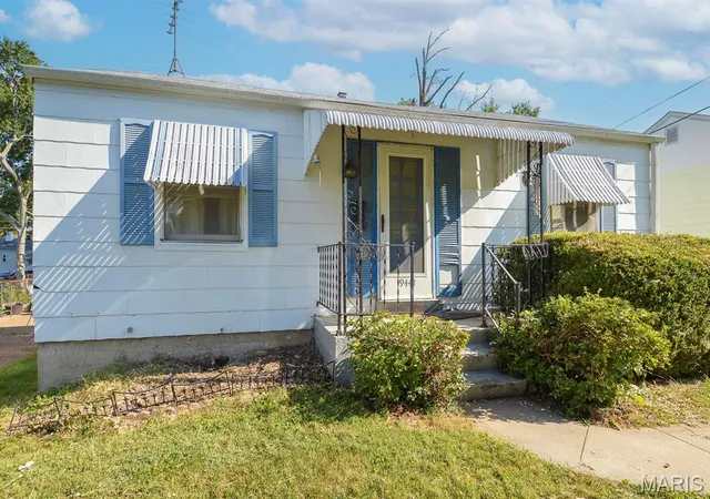 Photo 2 of Sale Pending at 9441 Kathlyn Dr, Saint Louis, MO 63134 | MLS# MIS26059213 | Listing updated on 2026-09-30