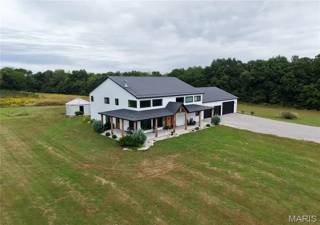 Photo 1 of Single family home for sale at 20455 Hwy Ff, New London, MO 63459 | MLS# MIS26059220 | Listing updated on 2026-10-17