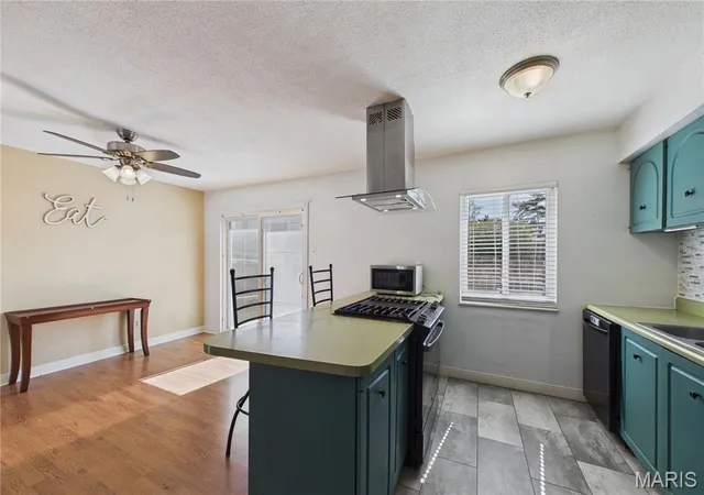 Photo 4 of Condo for sale at 8813 Santa Bella Dr, Hazelwood, MO 63042 | MLS# MIS26059226 | Listing updated on 2026-10-05